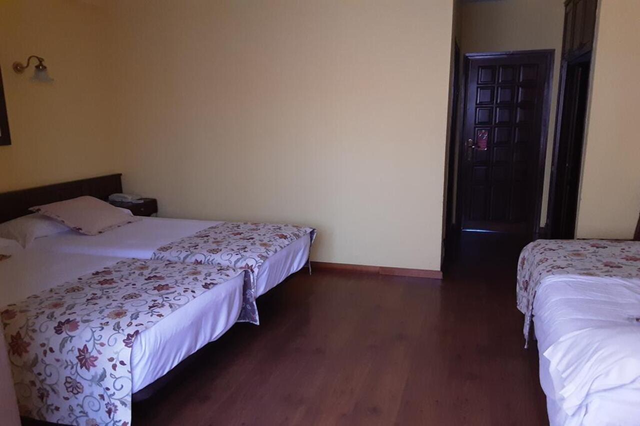 Hotel Marques De La Moral Naveces Екстериор снимка