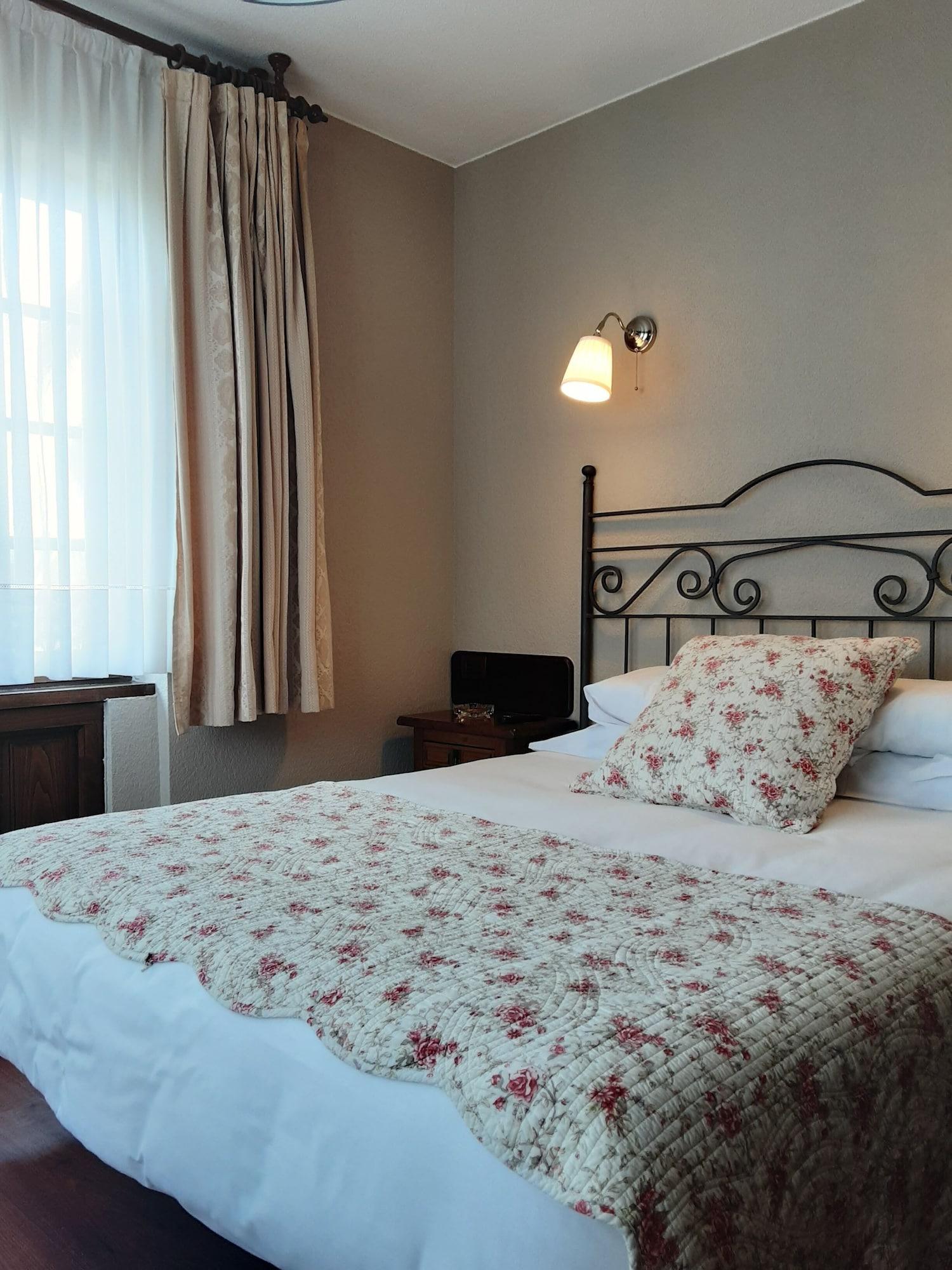 Hotel Marques De La Moral Naveces Екстериор снимка