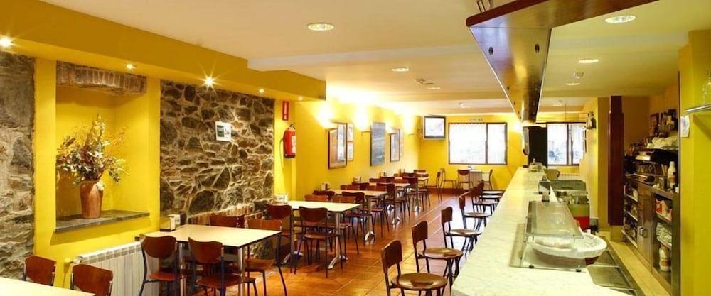Hotel Marques De La Moral Naveces Екстериор снимка