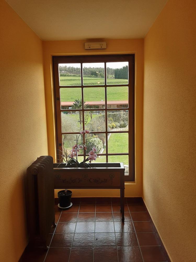 Hotel Marques De La Moral Naveces Екстериор снимка