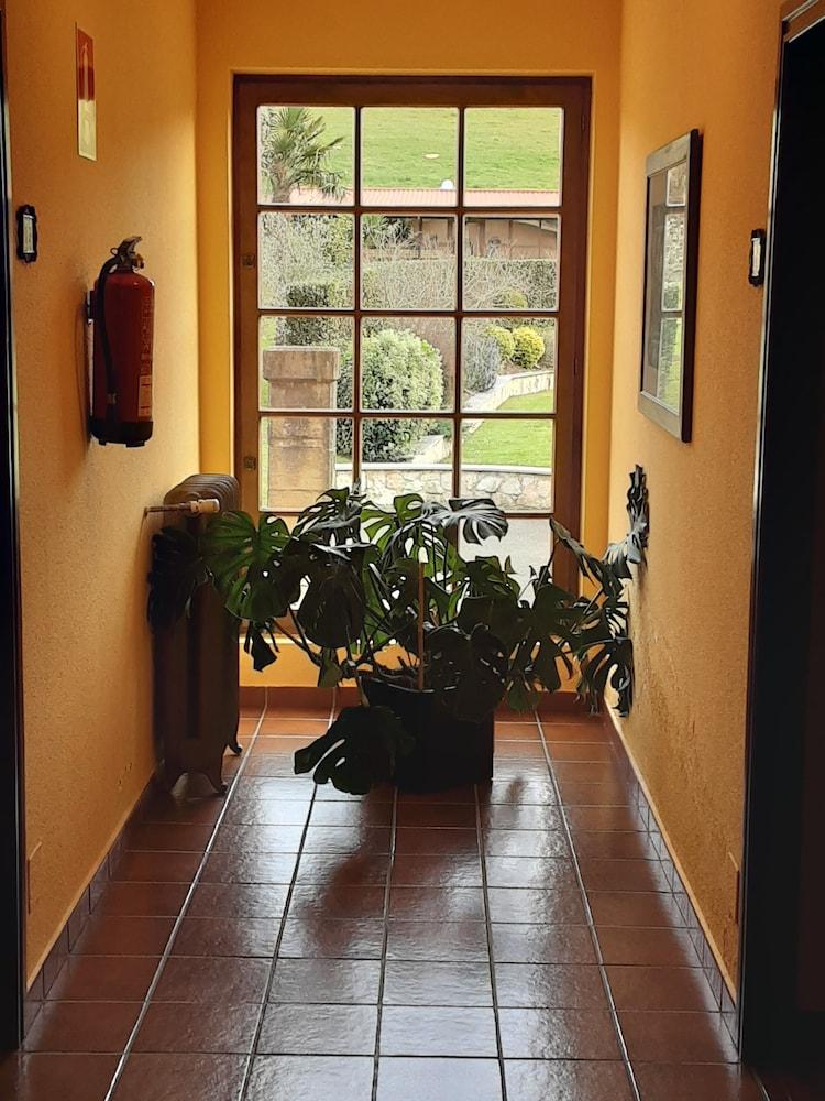 Hotel Marques De La Moral Naveces Екстериор снимка