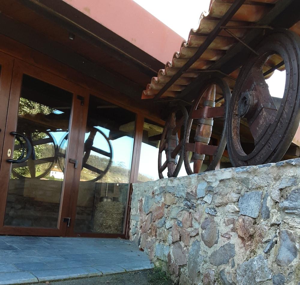 Hotel Marques De La Moral Naveces Екстериор снимка