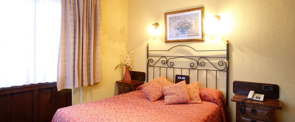 Hotel Marques De La Moral Naveces Екстериор снимка